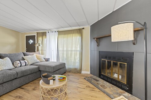 Nature-Lover's 3BR Haven: Pets, Ping Pong, Serene