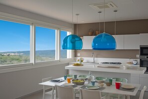 Fridge, microwave, oven, stovetop - Villa Ficus, Scicli, Italy (Scicli)