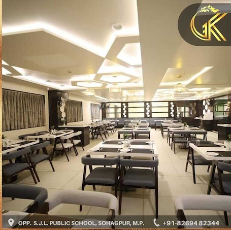 Restaurant. Hotel The Grand Kaushalya