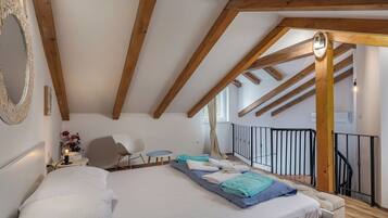 Family Villa, 5 Bedrooms (Nature Villa Frangipane with Pool) | 5 bedrooms, free WiFi, bed sheets