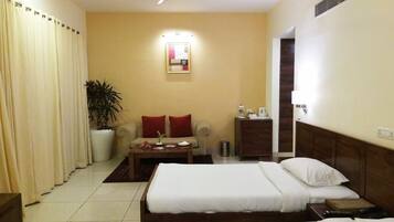 In-room safe, desk, laptop workspace, iron/ironing board