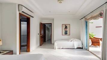 5 bedrooms, desk, free WiFi, bed sheets