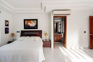 5 habitaciones, escritorio, wifi gratis y ropa de cama 