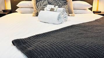 Caja de seguridad en la habitación y escritorio