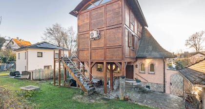 Ferienwohnung 'Living The Green' mit privater Terrasse, WLAN und Klimaanlage