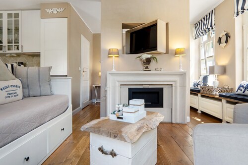 Suite Maritim – Ground Floor Studio with Terrace by Offlumer See