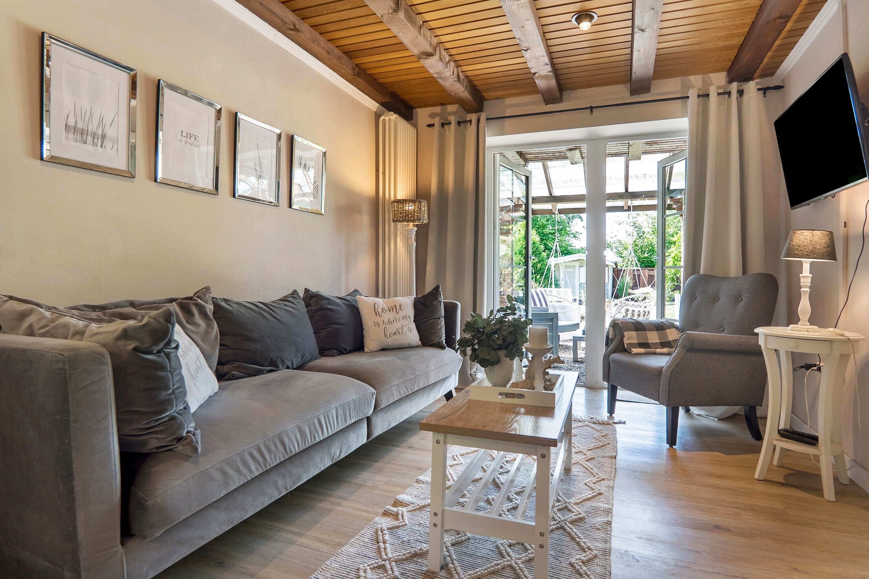 Télévision, cheminée