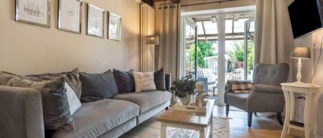 Télévision, cheminée