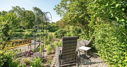 Apartment 'Ferienwohnung 1 Schulze' with Shared Garden, Balcony and Wi-Fi