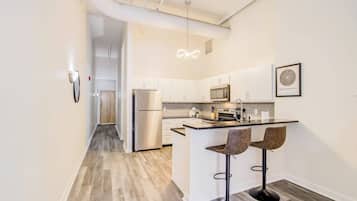 Apartment | Private kitchen | Fridge, microwave, oven, coffee/tea maker