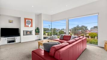 TV, fireplace, offices