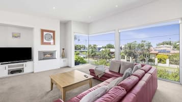 TV, fireplace, offices