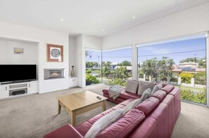 TV, fireplace, offices
