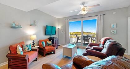 Unwind at Navy Cove 2106 – Relaxing Bay Views!