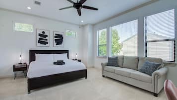 3 bedrooms, iron/ironing board, WiFi, bed sheets