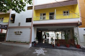 Front of property - Sri Vi Ka Residency (Puducherry)