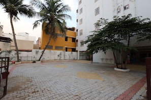 Free self parking - Sri Vi Ka Residency (Puducherry)