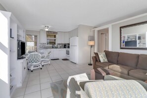 Imagen sin descripción, 3 de 37, botón