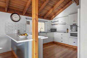 Kühlschrank, Ofen, Herdplatte, Geschirrspüler