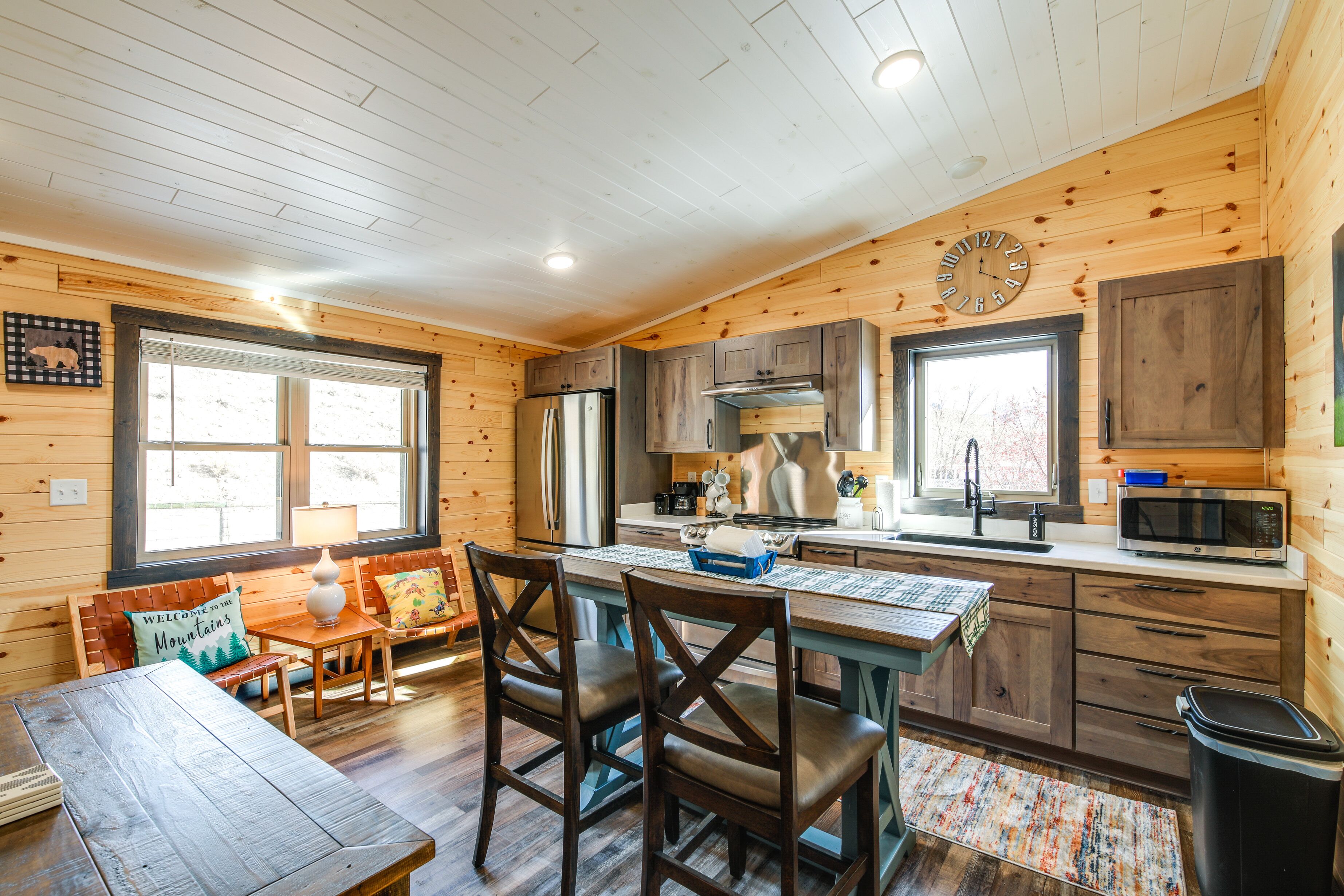 Mountain Getaway w/ Views < 1 Mi to Yellowstone
