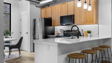 Fridge, microwave, oven, stovetop