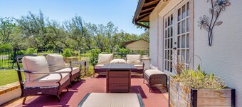1-Acre Backyard & Gym: Spacious Apopka Escape!