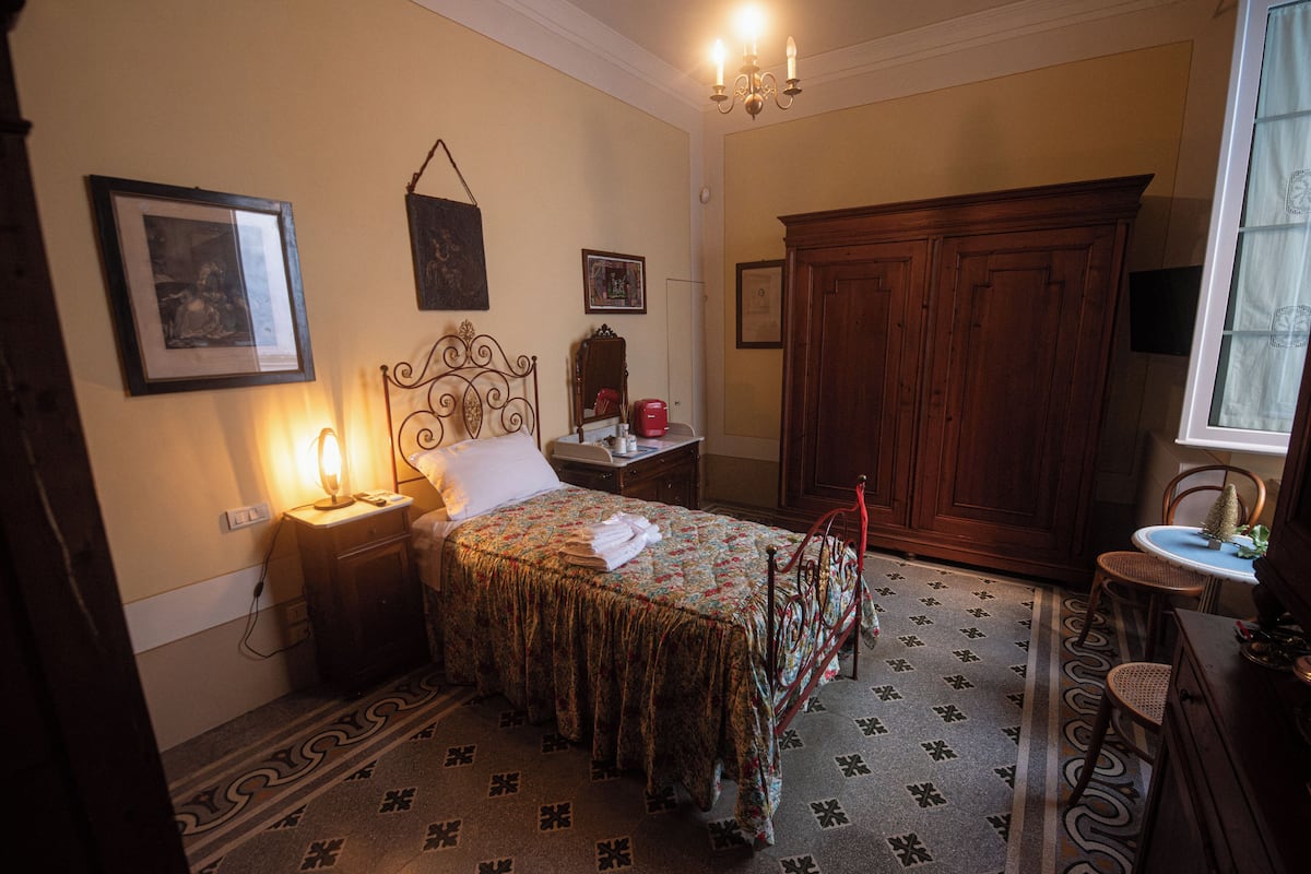 Premium eenpersoonskamer | 1 slaapkamer, Italiaanse Frette-lakens, luxe beddengoed