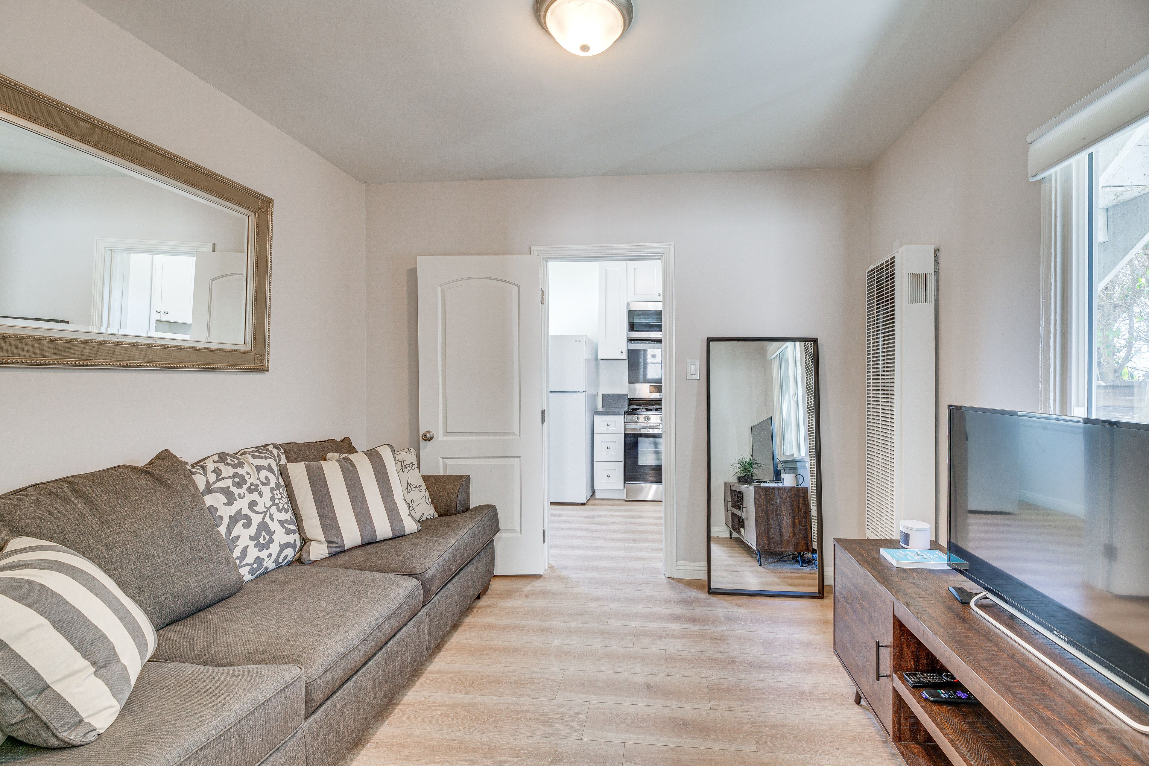 Los Angeles Studio w/ Smart TV Near Venice Beach!