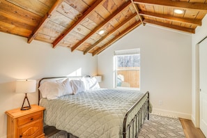 Iron/ironing board, WiFi, bed sheets - Cedar City Studio Retreat: Patio, Fire Pit & Grill (Cedar City)