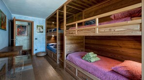 2 bedrooms