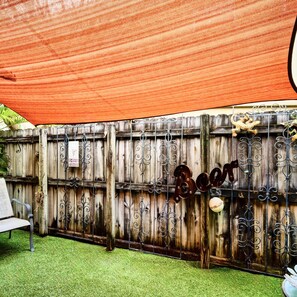 Exterior - Wilton Manors 2BR Charm Walk to the Drive (Wilton Manors)