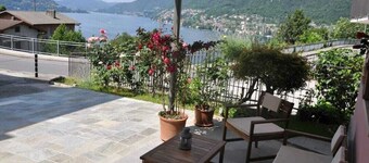 Newly renovated self-contained apartment, private parking space and garden