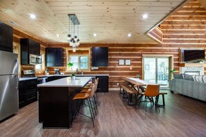 Fridge, microwave, oven, stovetop - Mountain Retreat - 4 Bedrooms! (Sevierville)