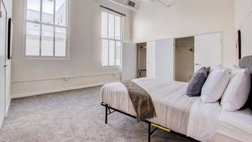 Appartement | 4 chambres, bureau, fer et planche Ă  repasser, Wi-Fi gratuit