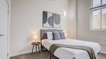 Apartment | 4 bedrooms, desk, iron/ironing board, free WiFi