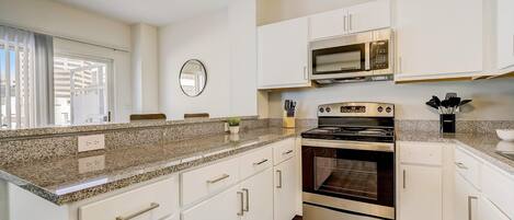 Apartment | Private kitchen | Fridge, microwave, oven, dishwasher