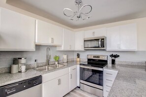 Apartment | Private kitchen | Fridge, microwave, oven, dishwasher