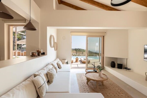 TV - Avertosia Villa II with Private Pool and Sea View (ARGOSTOLI)