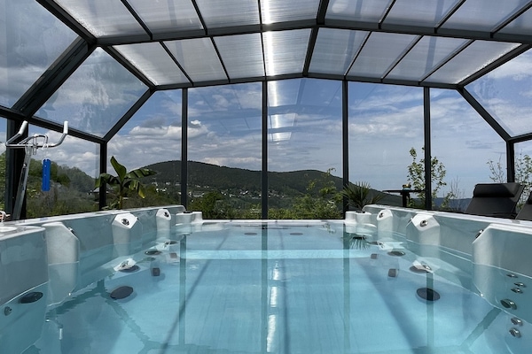 Piscine couverte, piscine extérieure