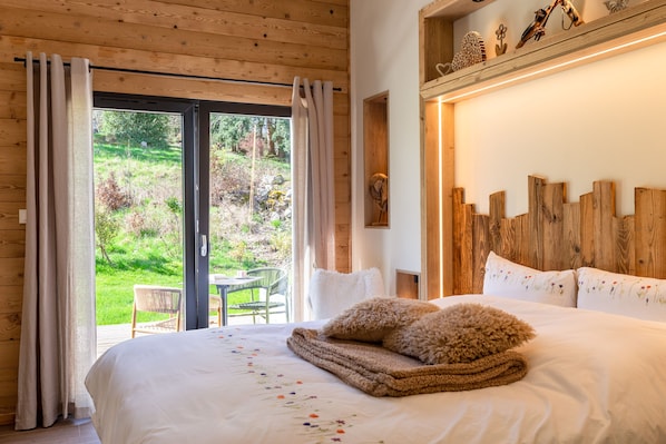 Chambre Double Supérieure, salle de bains attenante, vue montagne (MélÚze) | Draps en coton égyptien, literie de qualité supérieure