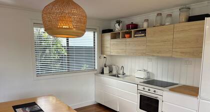 Welcome to The Coles Bay Shack, centrally located in beautiful Coles Bay.