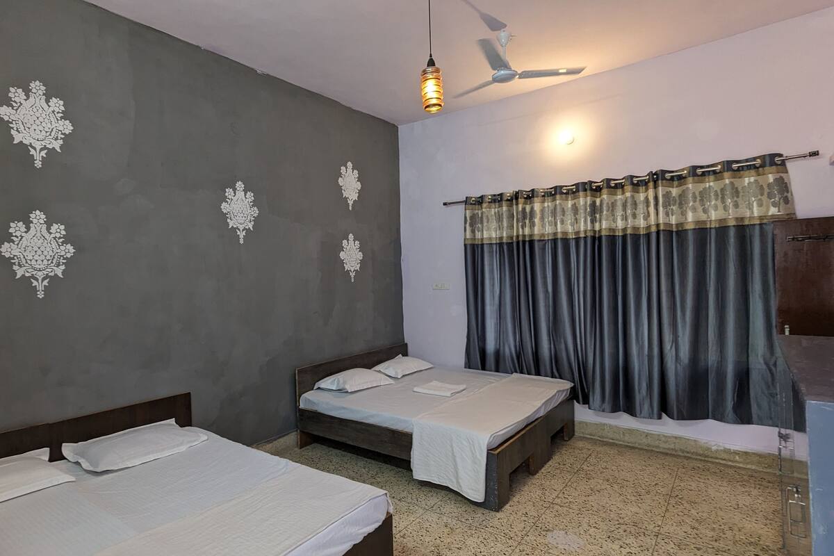Family Quadruple Room | Desk, WiFi (free)