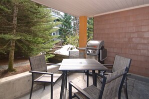 屋外ダイニングエリア