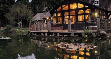 Beautiful thatched cottages in Brentwood.