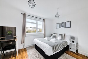 2 soverom, strykejern/-brett, wi-fi (inkludert) og sengetøy