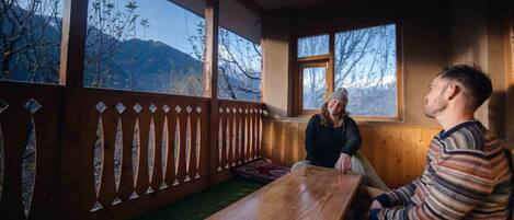 المنطقة المحيطة بالمنشأة