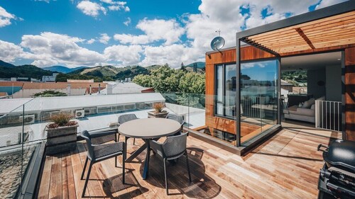 95 Hardy Street Apartment 3