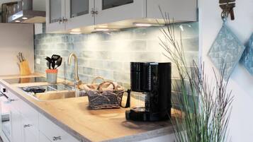 Micro-ondas, fogão, cooktop, lava-louças