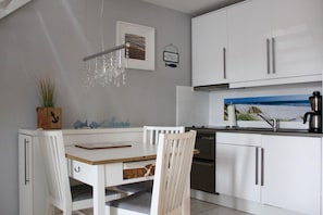 Fridge, oven, stovetop, dishwasher - Nice apartment with WiFi (Kühlungsborn Ost)