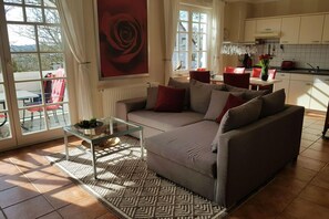 智能电视、DVD 播放器、立体声音响